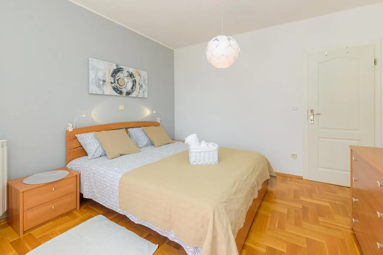 Apartment Vita Pula 0*,  Croatia