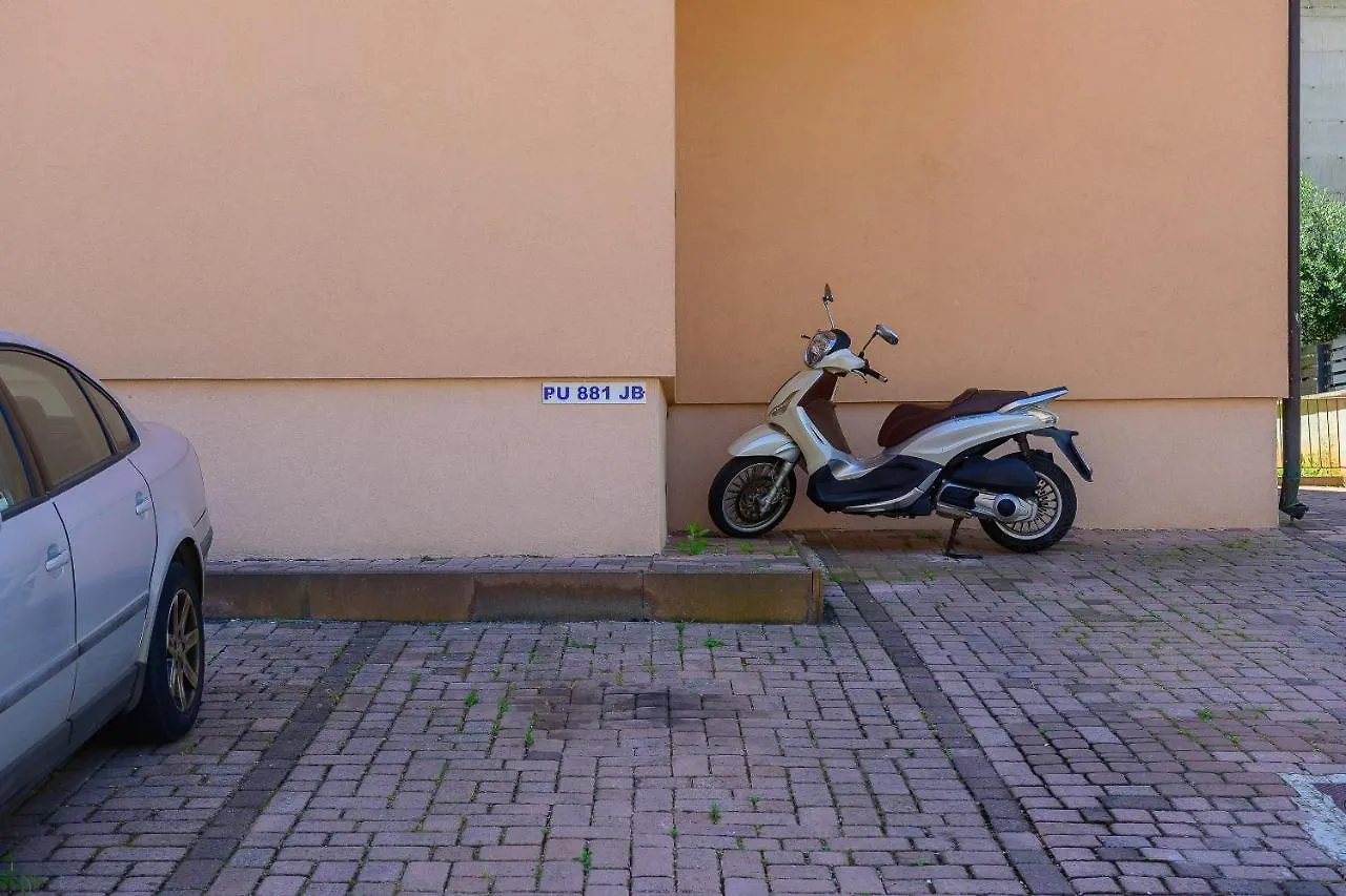 Apartment Vita Pula 0*,  Croatia